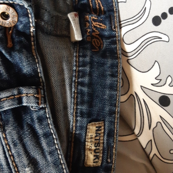 Silver Jeans - Picture 3 of 3
